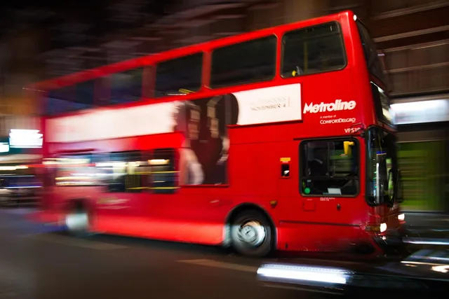 london, england, british, city, tourism, uk, red bus, crowded, busy, people, led, commercial, lightning, neon, sightseeing, london city, display, billboard, illuminated, night. UK out of home advertising: reach or frequency?