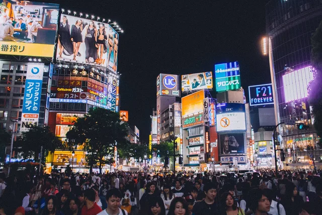 shibuya crossing, tokyo, japan, asia, people, crowd, busy, traffic, billboards, screens, lights, led, advertisements, city, architecture, night, evening, urban, walking, pedestrians, shibuya crossing, tokyo, tokyo, tokyo, tokyo, tokyo, billboards, led. How to buy programmatic DOOH in the UK: platforms and steps