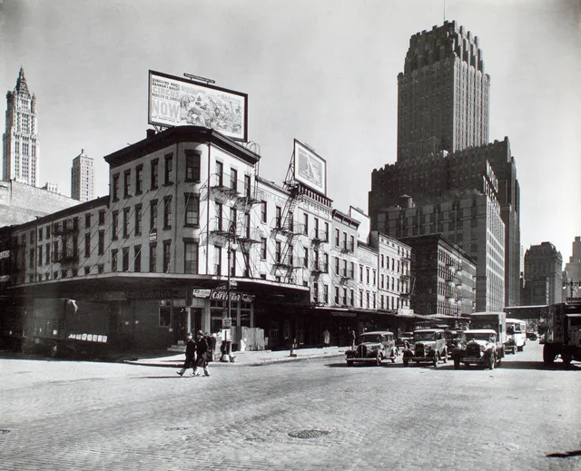 * Code: III.B.1. Billboards top buildings at the corner of Warren and West Sts., cars stopped in street, Telephone and World Telegram building beyond at r. Citation/Reference: CNY# 99. How to choose the best out of home advertising tools for UK buying