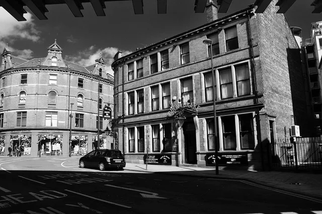 leeds, city, cityscape, architecture, yorkshire, britain, street, leeds, leeds, leeds, leeds, leeds. 3 Leeds OOH corridors for retail and financial services campaigns